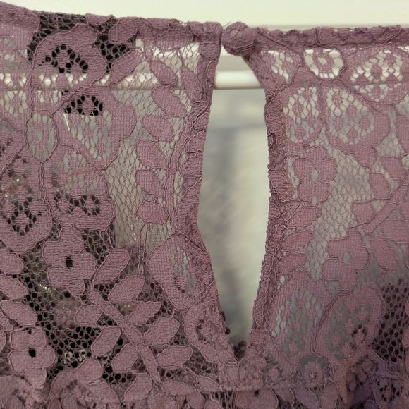 New with tags! Torrid Lace V-Neck Top in Purple - Picture 11 of 14